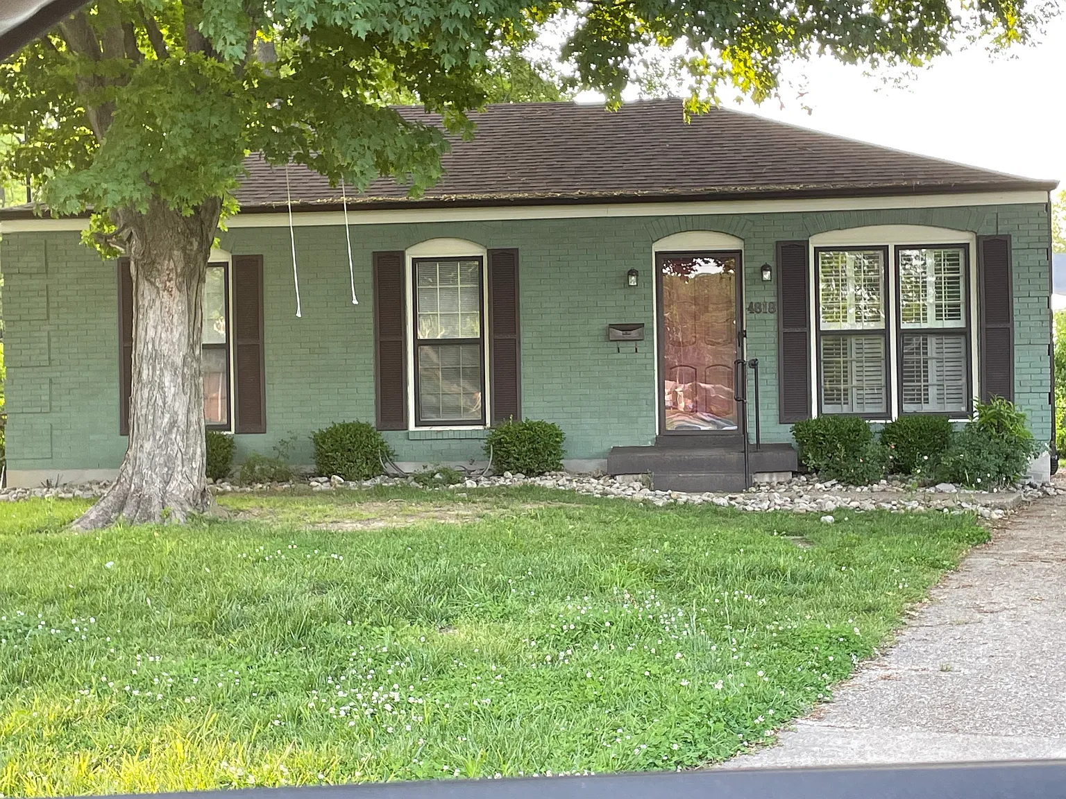 3 bed, 1050 sqft, $1,385 — Photo 1