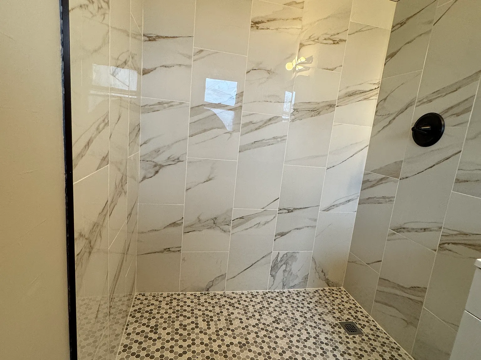527 W Orange St — Photo 2