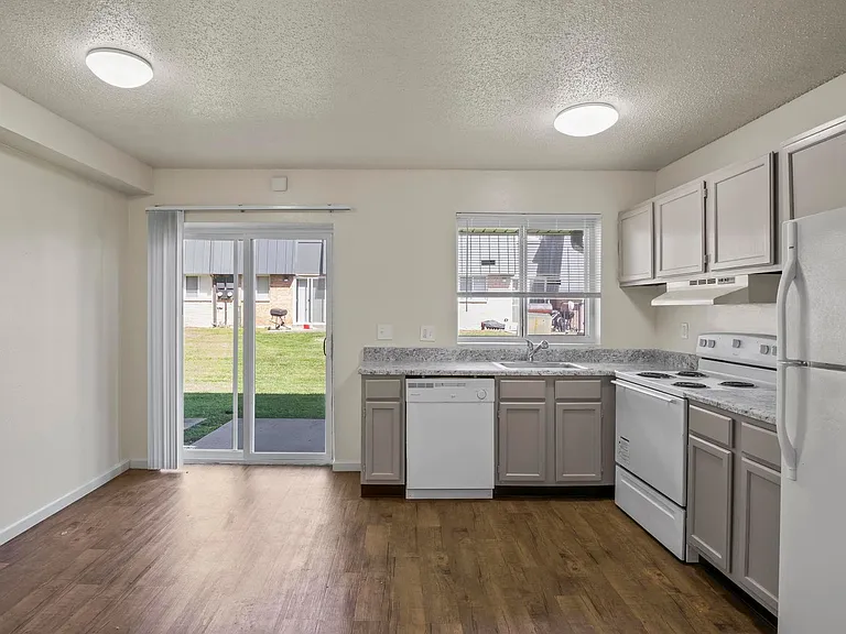Westport Crossing Apartments — Photo 89