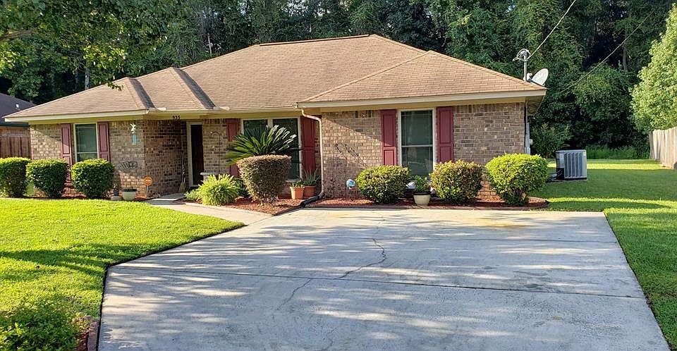 1st image of 935 Primrose Ln