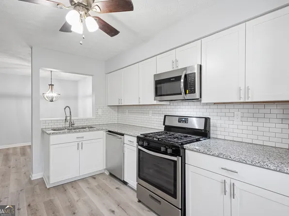 6430 Oakleaf Way, Morrow, GA 30260