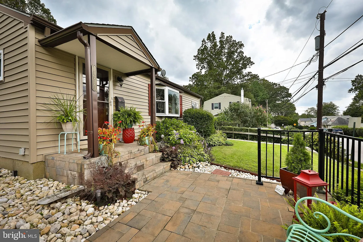 1511 Grovania Ave photo 1