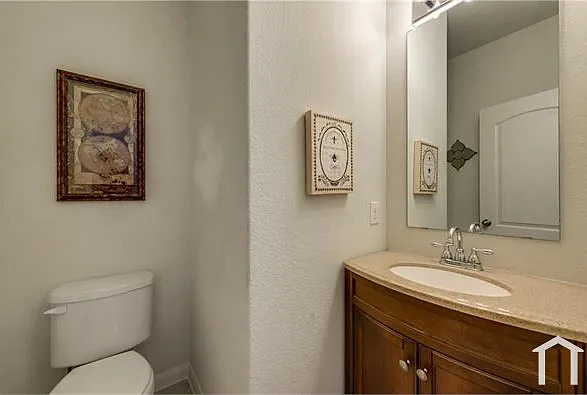 5 bed, 2724 sqft, $3,000 — Photo 2