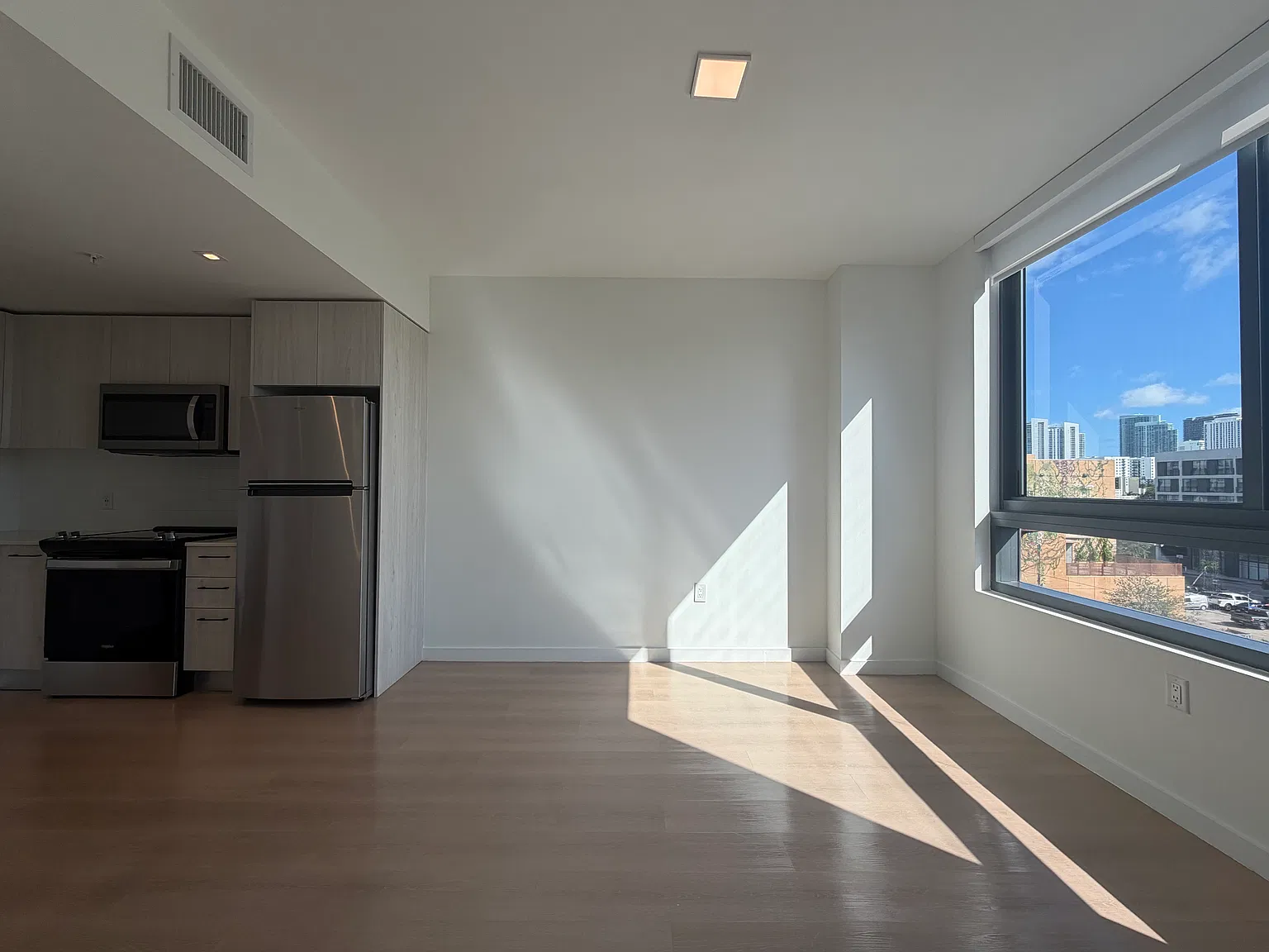 1 bed, 589 sqft, $2,199 — Photo 2