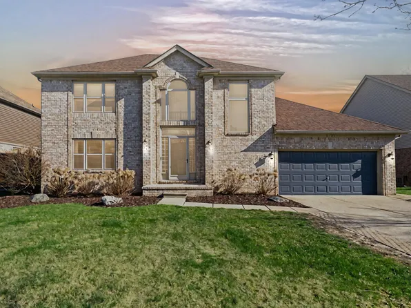 31183 Grayson Dr, Chesterfield, MI 48051
