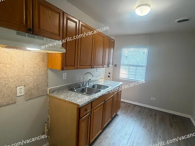 712 Taney St — Photo 4