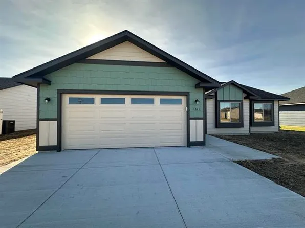 1341 Marboeuf Blvd, Dodge City, KS 67801