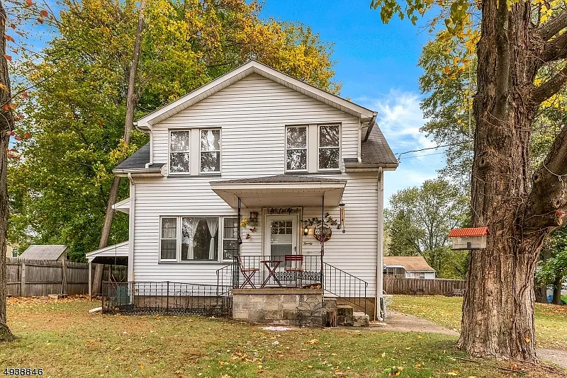 20 Corwin St photo 1