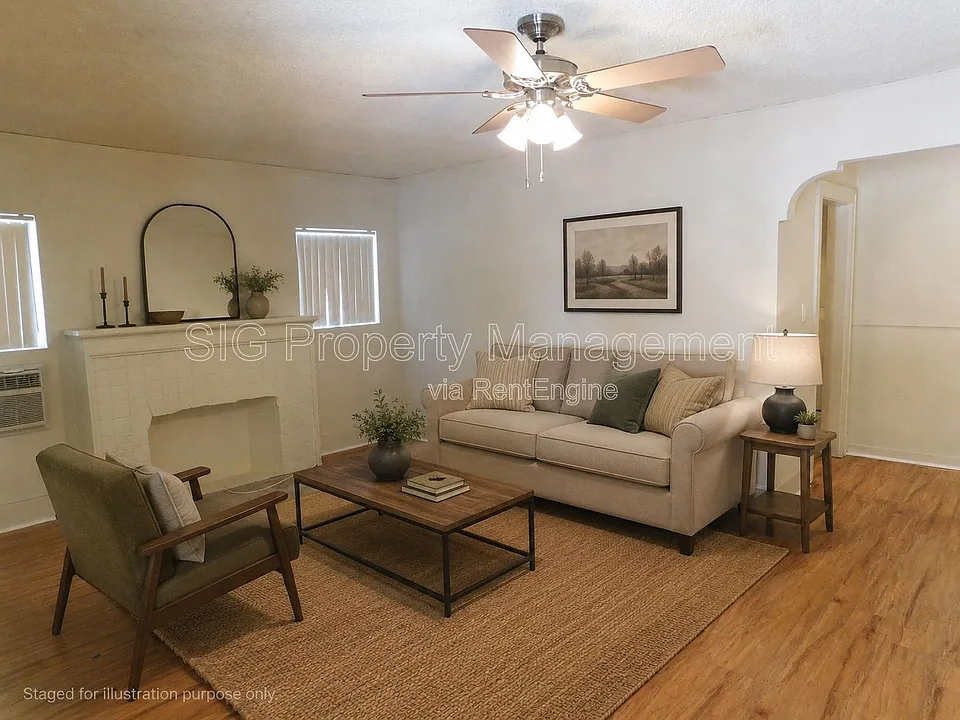 1250 E Villa St