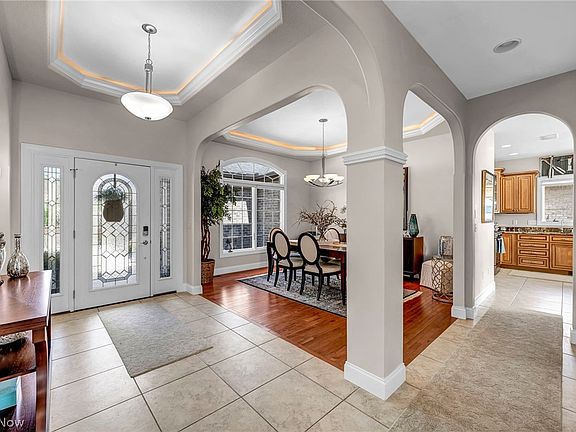 3rd image of 1004 Waters Edge Dr