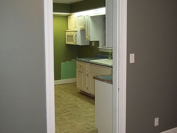 4th image of 556 Hempridge Road