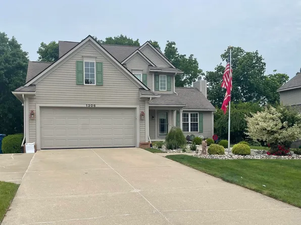 1306 Rosalie Dr, Fenton, MI 48430