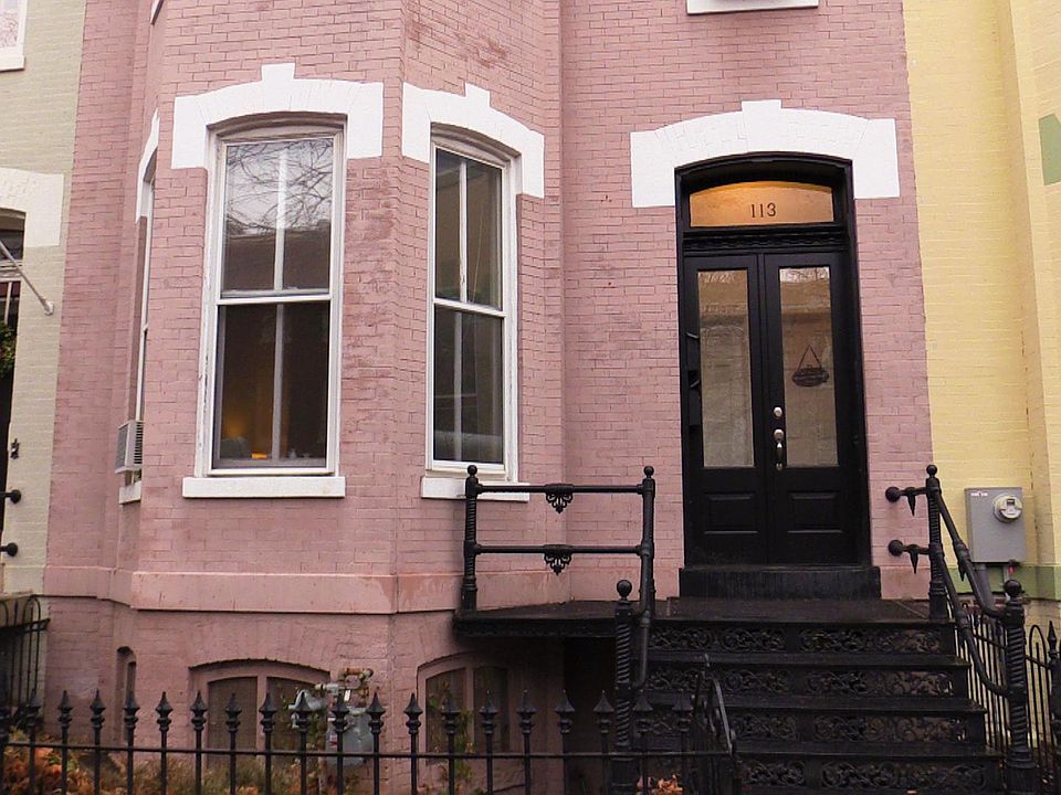 Front 113 4th Street SE Apartment A.