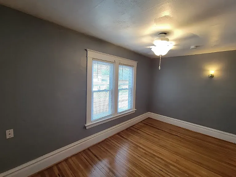 511 S Frederick Ave — Photo 6