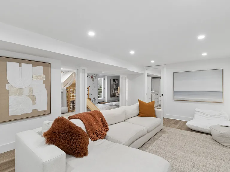 38 Sandra Rd — Photo 22