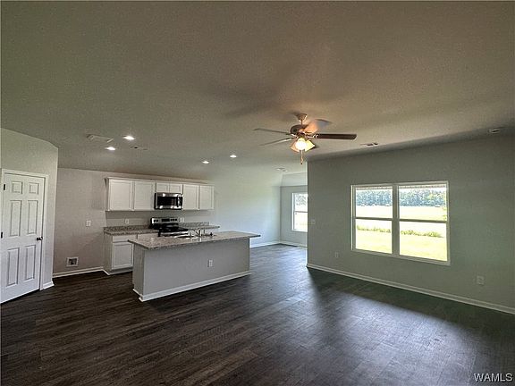 4th image of 2609 Halo Ln