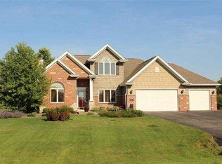 12590 Wildflower Ln, Belvidere, IL 61008
