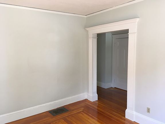 5th image of 166 Walnut St Unit 1