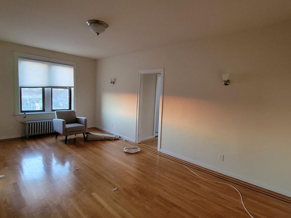 1st image of 3614 164th St #6AN