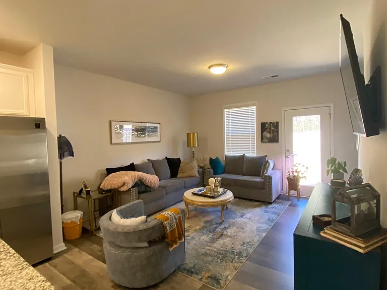 106 Crestwind Dr — Photo 7