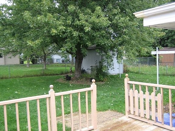 2nd image of 440 E Golden Ln