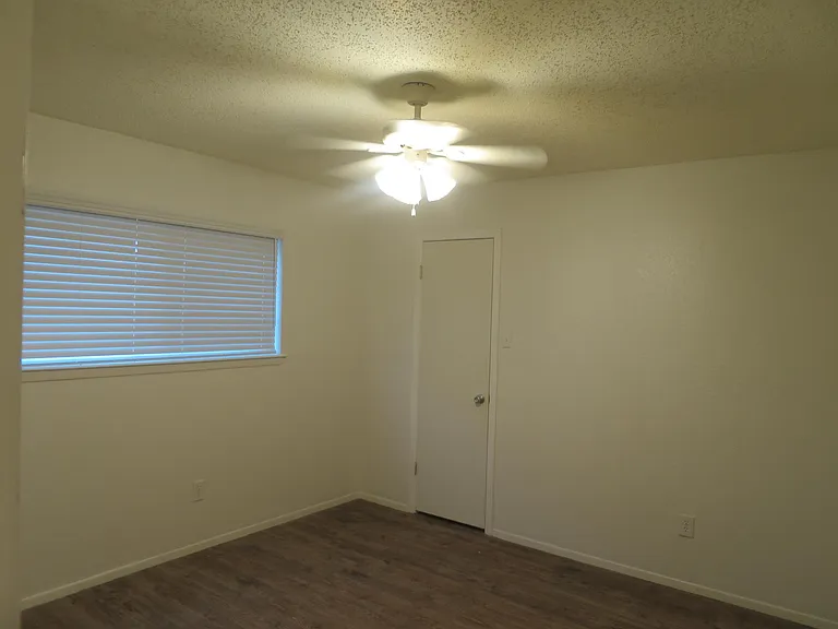 2300 Timberline Dr — Photo 10