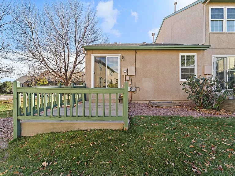 6082 Colony Cir — Photo 28
