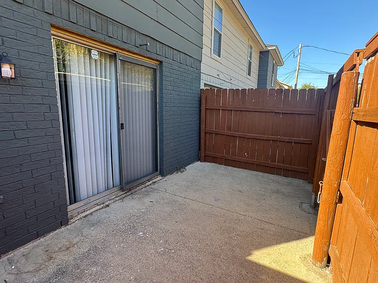 3813 Coates Cir — Photo 27