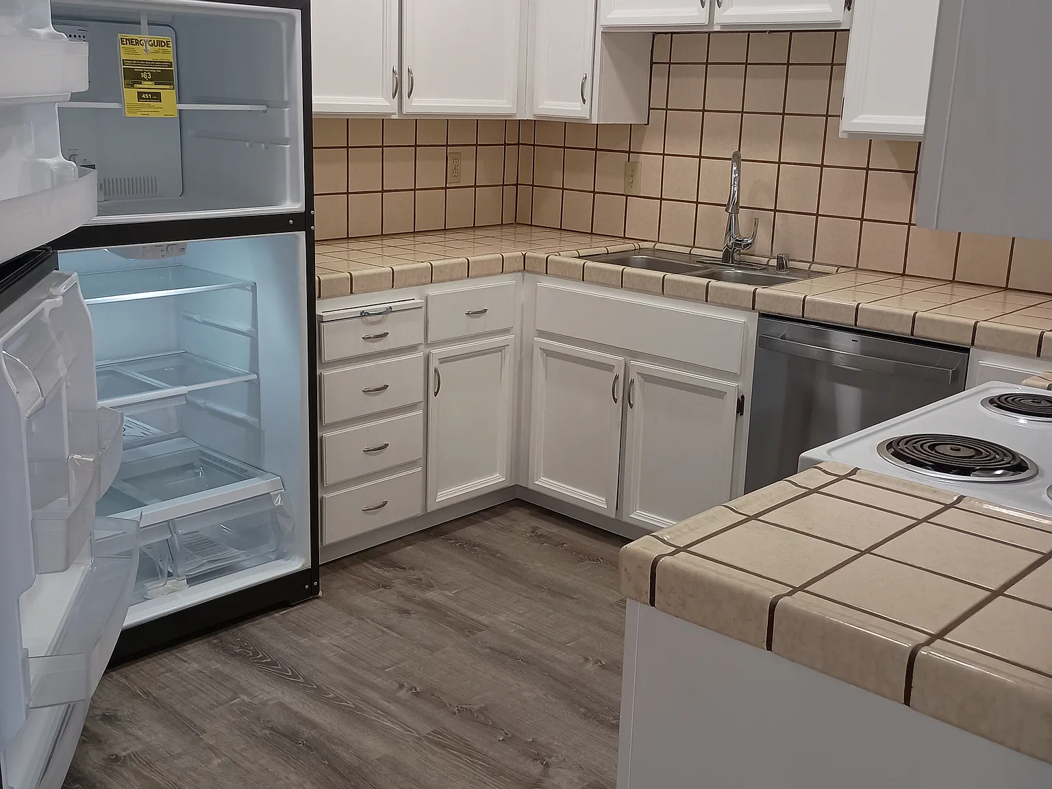 2 bed, 962 sqft, $2,650 — Photo 2