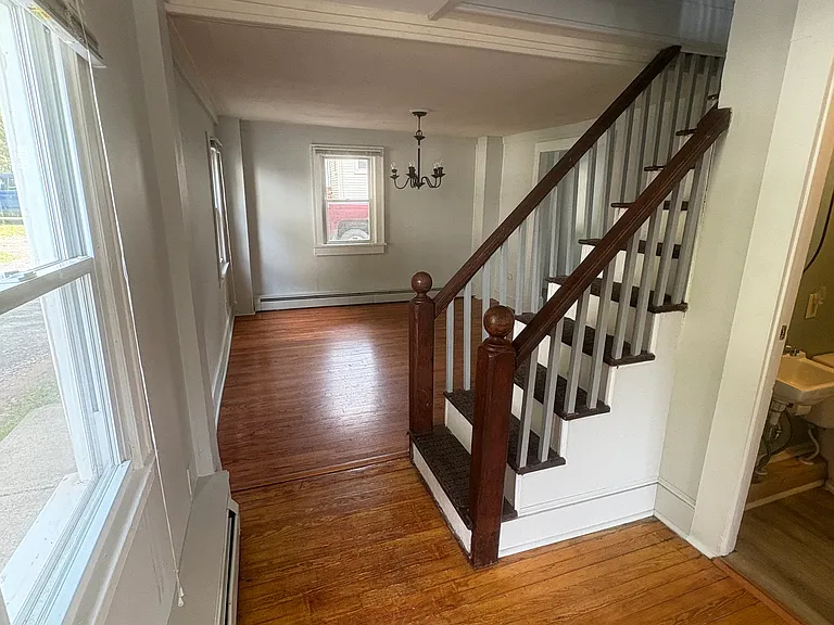 111 Cliff St — Photo 8