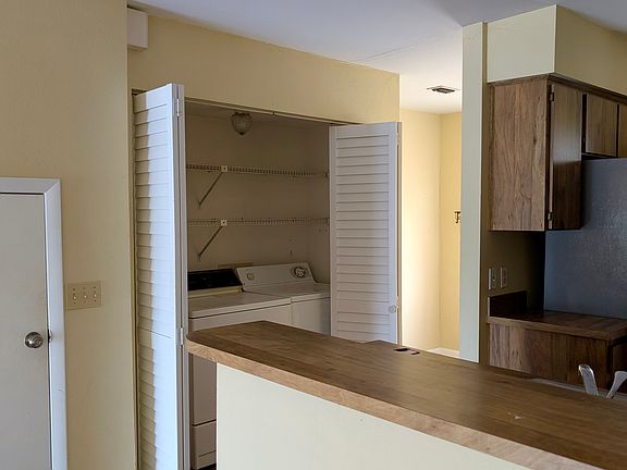 2nd image of 3335 W Wyoming Cir