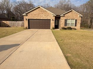 450 Lilly Dr, Oakland, TN 38060