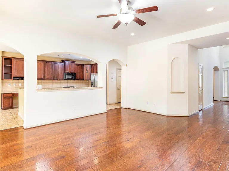 62 S Longsford Cir — Photo 22