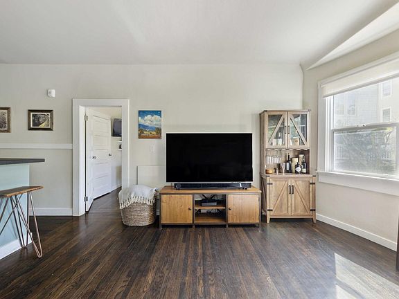 2nd image of 77 7th Ave APT C
