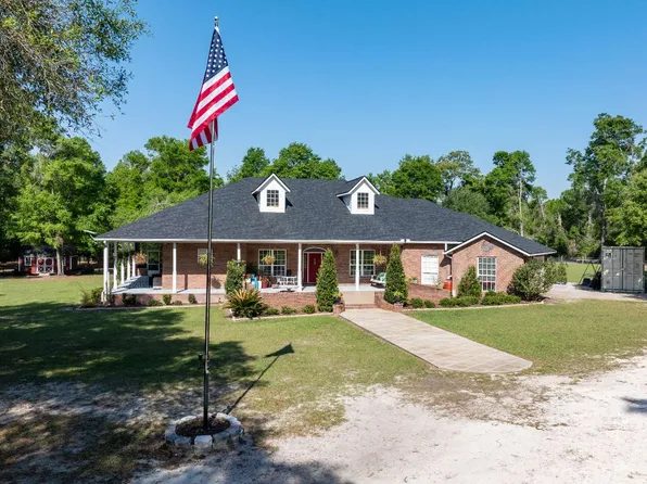 692 SW Roberts Ave, Fort White, FL 32038