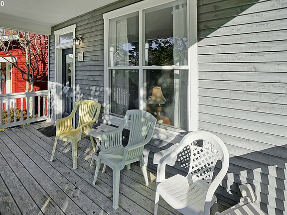 3rd image of 172 Elderberry Way