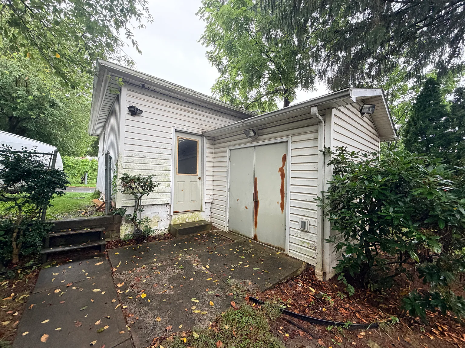 4 bed, 2200 sqft, $1,600 — Photo 3