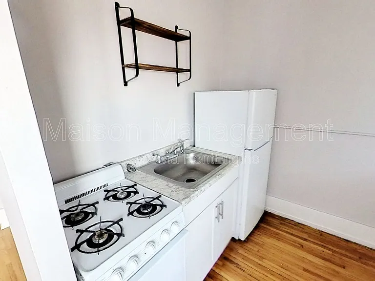 49 Troup St — Photo 13