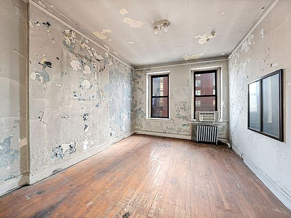2nd image of 13 W 106th St APT 4A