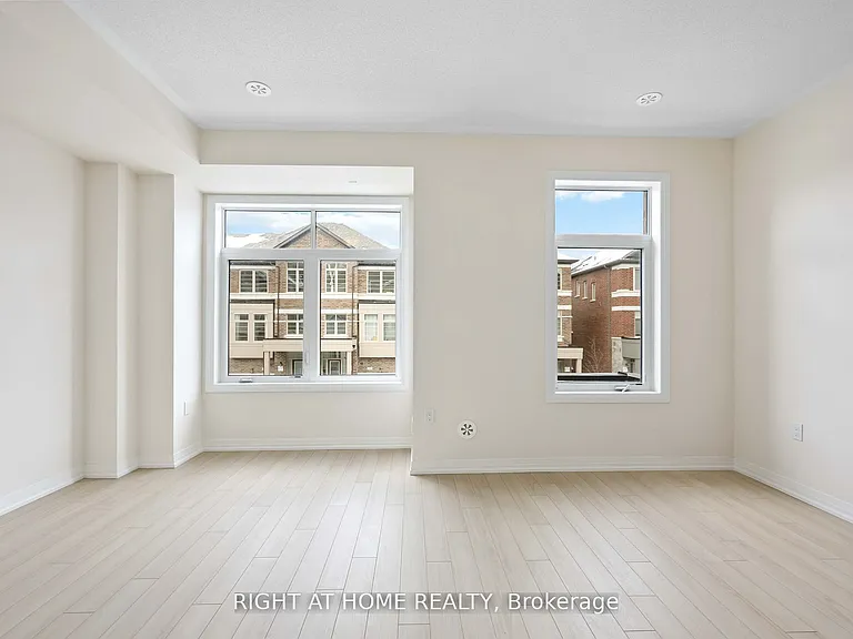 31 Sissons Way — Photo 11