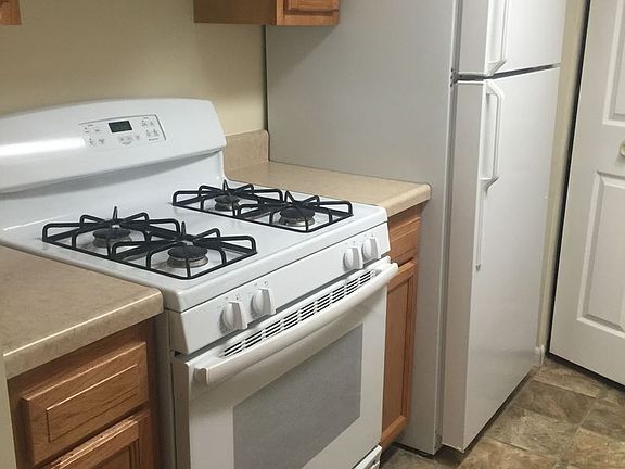 4th image of 890 Ridgewood Dr Bldg 206-A