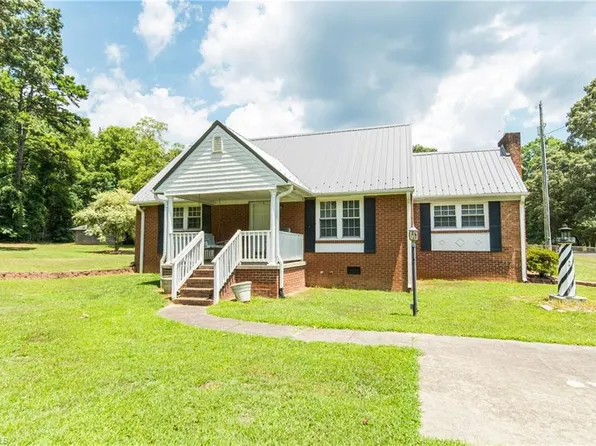 5380 Green Dr, High Pt, NC 27265