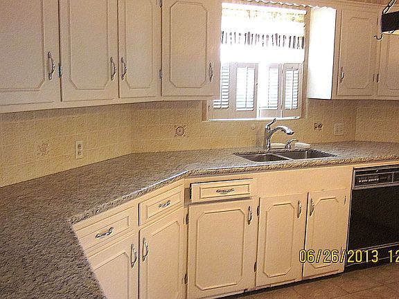 4th image of 918 Wycliffe Dr