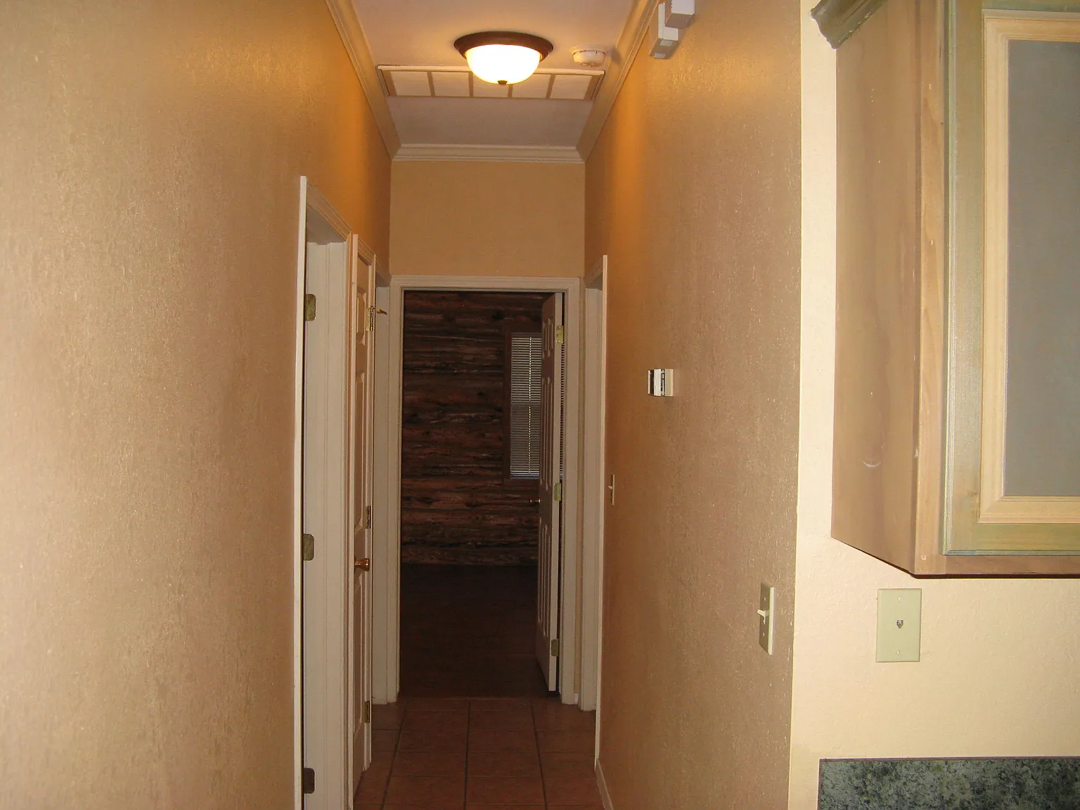 3 bed, 1400 sqft, $1,750 — Photo 2