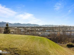 1580 Northbluff Dr, Anchorage, AK 99501