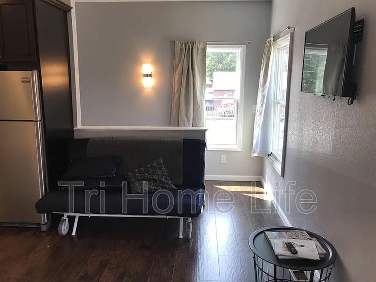 1652 N Gaylord St — Photo 6