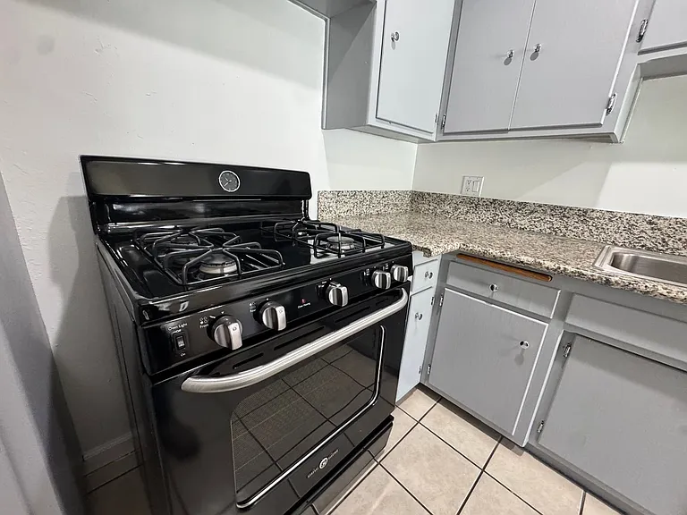 3345 Mentone Ave — Photo 15