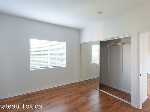3rd image of 10650 Moorpark St APT 107