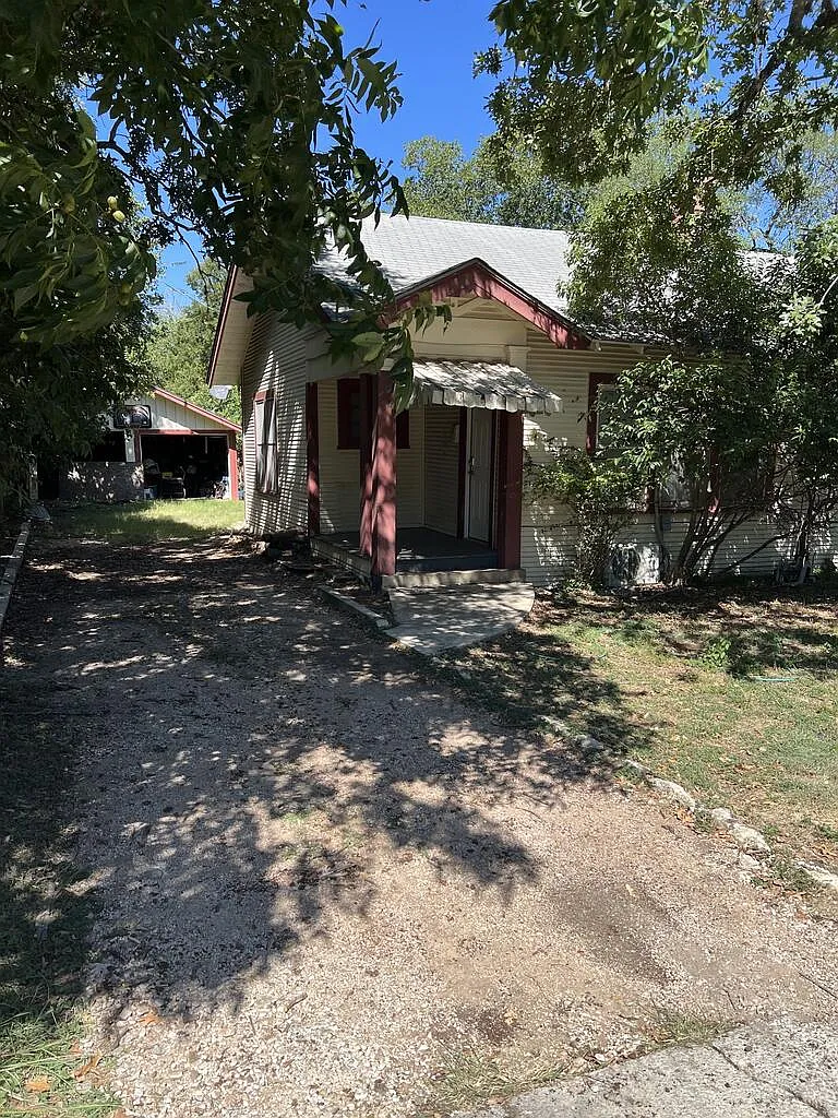 1 bed, 1.0 bath, 629 sqft, $1,100 — Photo 1