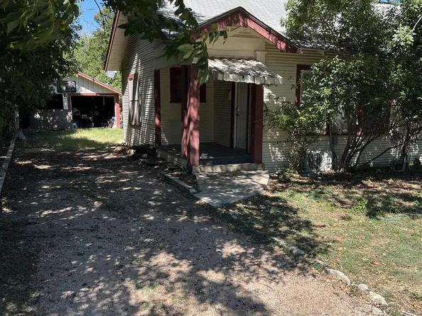 818 Wheless Ave N, Kerrville, TX 78028